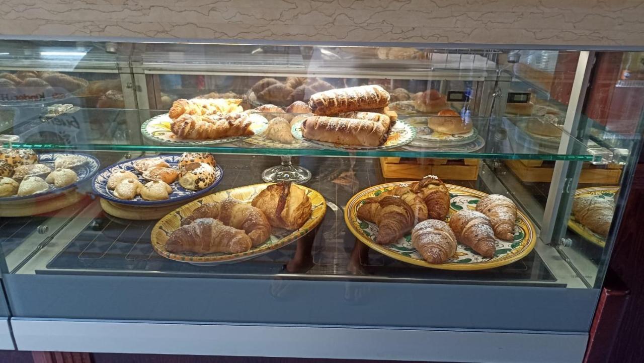 Bed and Breakfast Le Vie Del Centro Sciacca Exterior foto